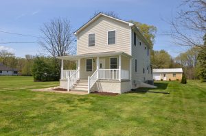Florence NJ home with front porch and large open yard