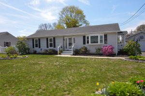 Ranch style home in Florence Township NJ with landscaped front yard