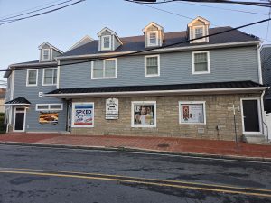 Exterior of the Nottingham Tavern in Hamilton Township NJ showing the longtime local restaurant and tavern along Nottingham Way